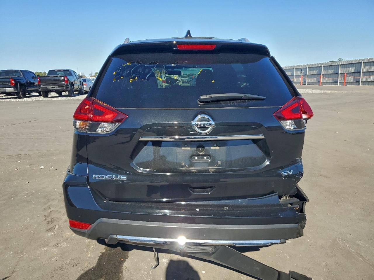 2018 NISSAN ROGUE S photo 6