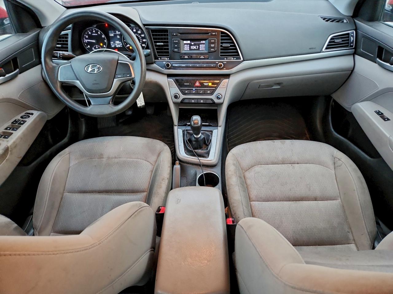 2017 HYUNDAI ELANTRA SE photo 8
