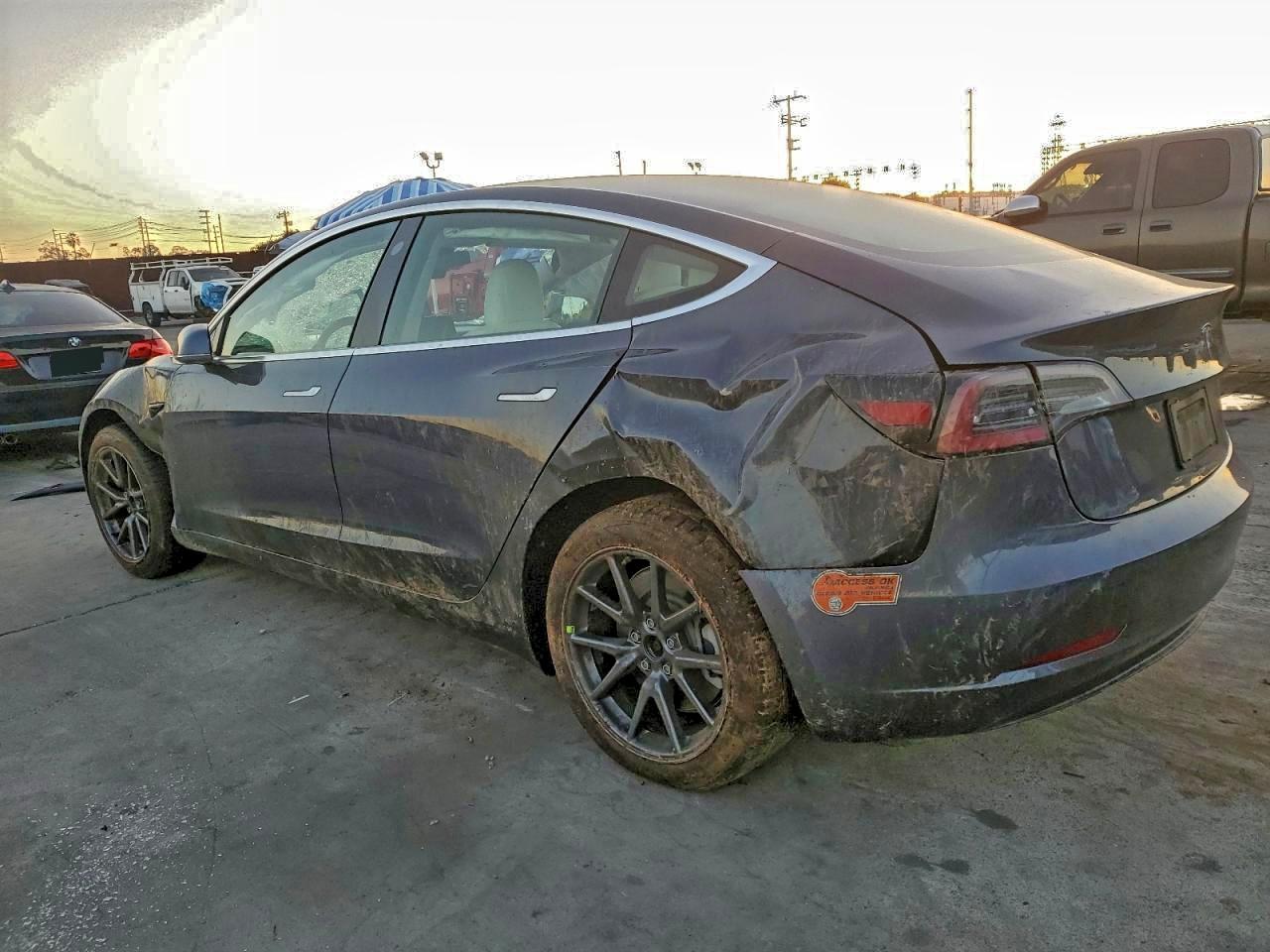 2020 TESLA MODEL 3 photo 2