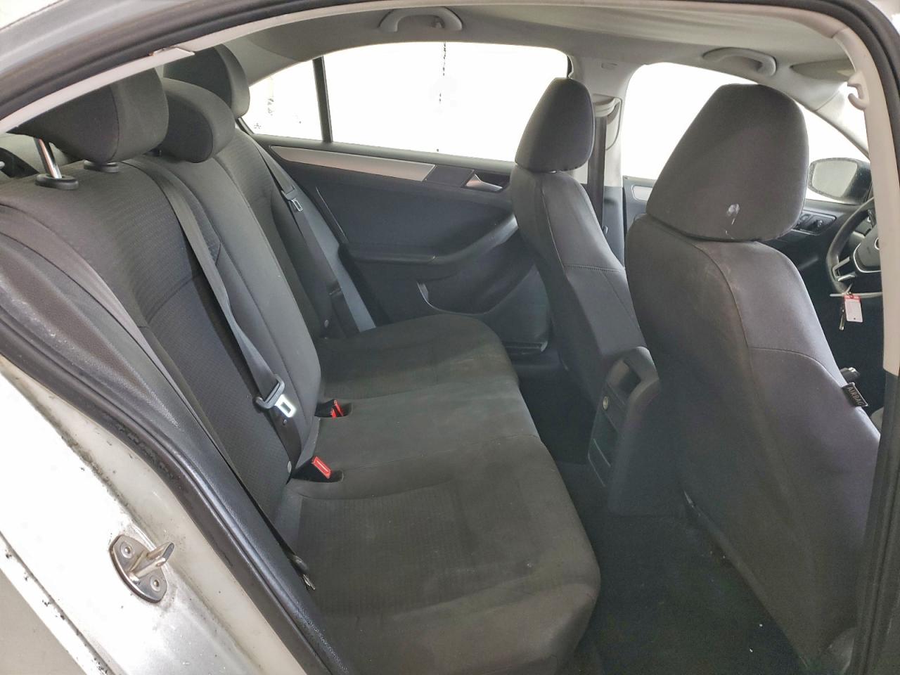 2016 VOLKSWAGEN JETTA SE photo 10