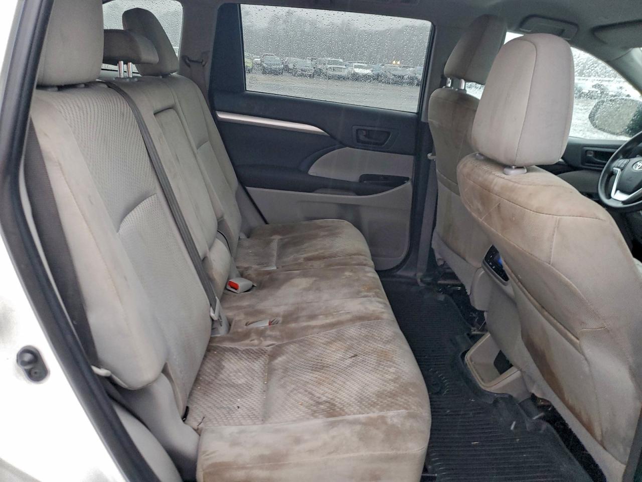 2019 TOYOTA HIGHLANDER LE photo 21