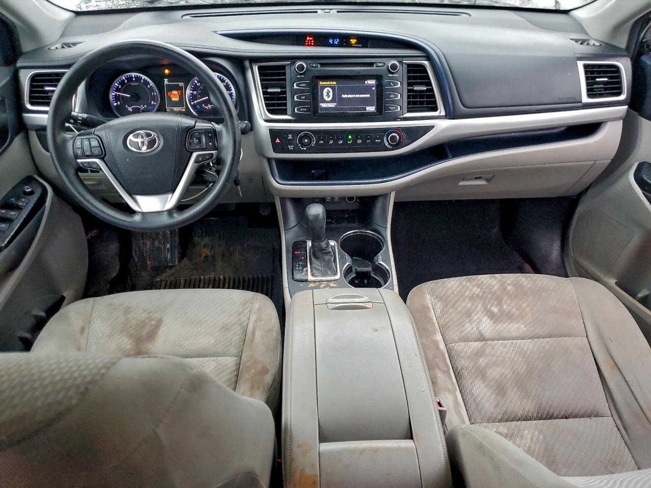 2019 TOYOTA HIGHLANDER LE photo 15