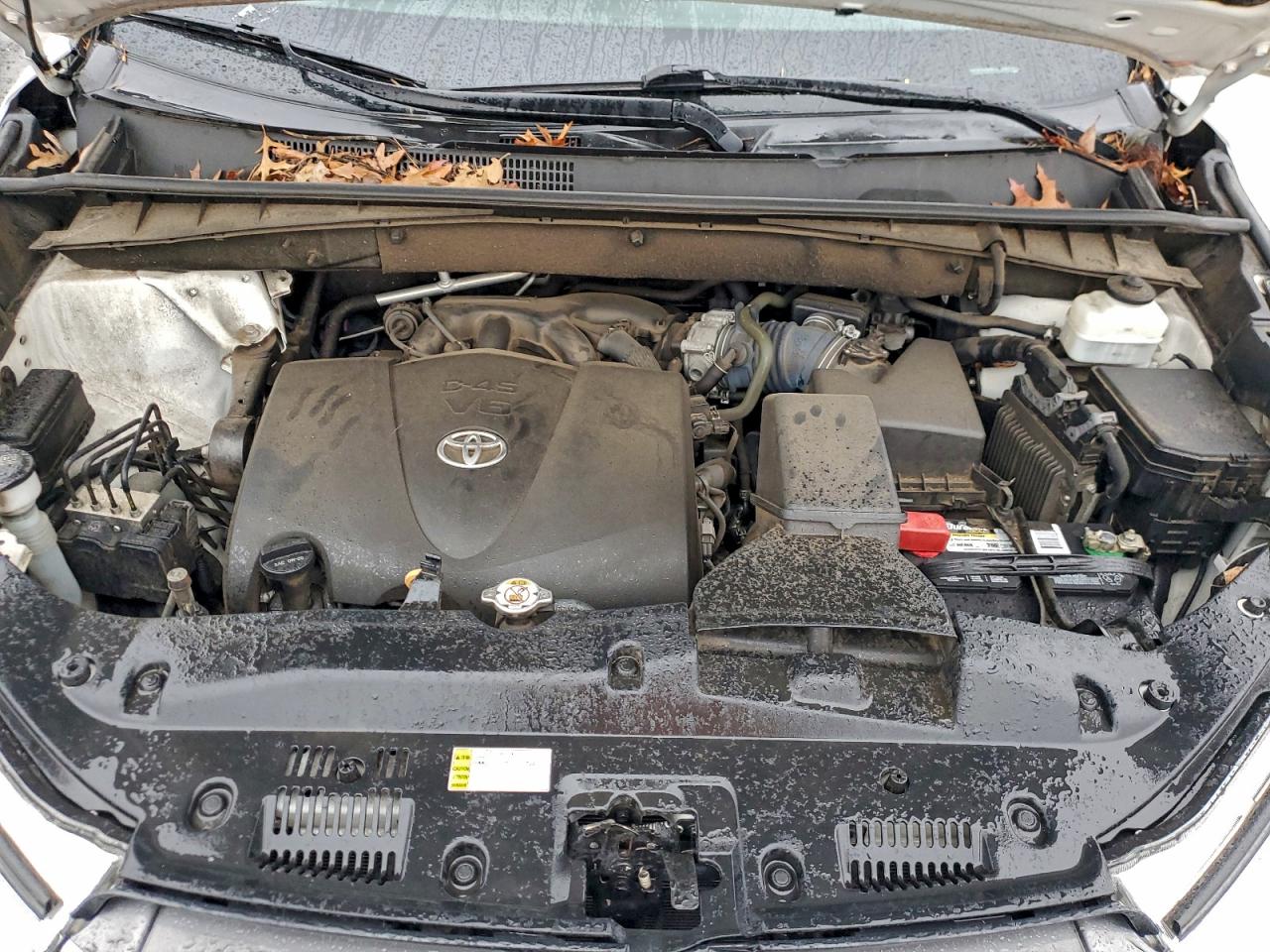 2019 TOYOTA HIGHLANDER LE photo 23