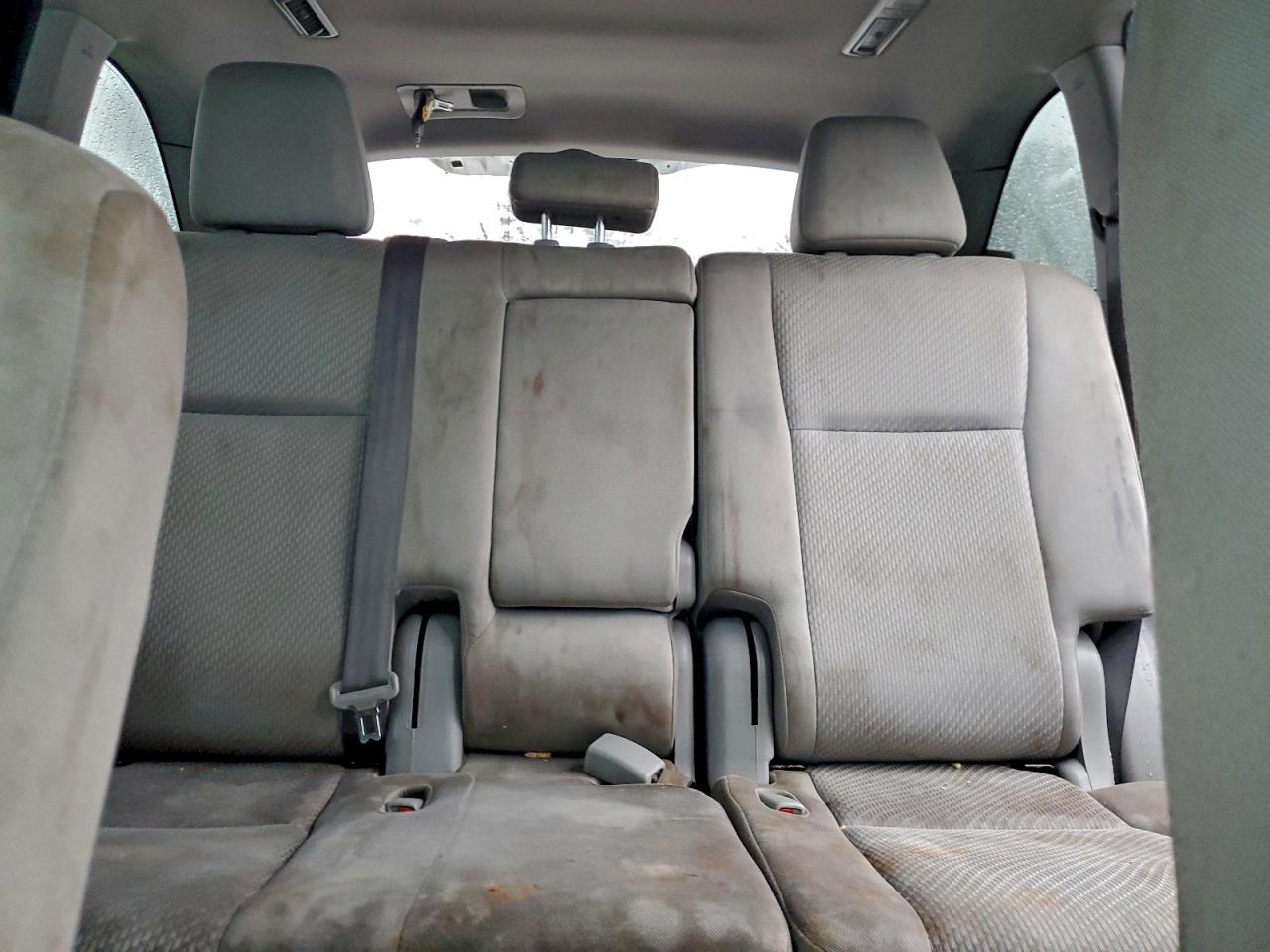 2019 TOYOTA HIGHLANDER LE photo 19