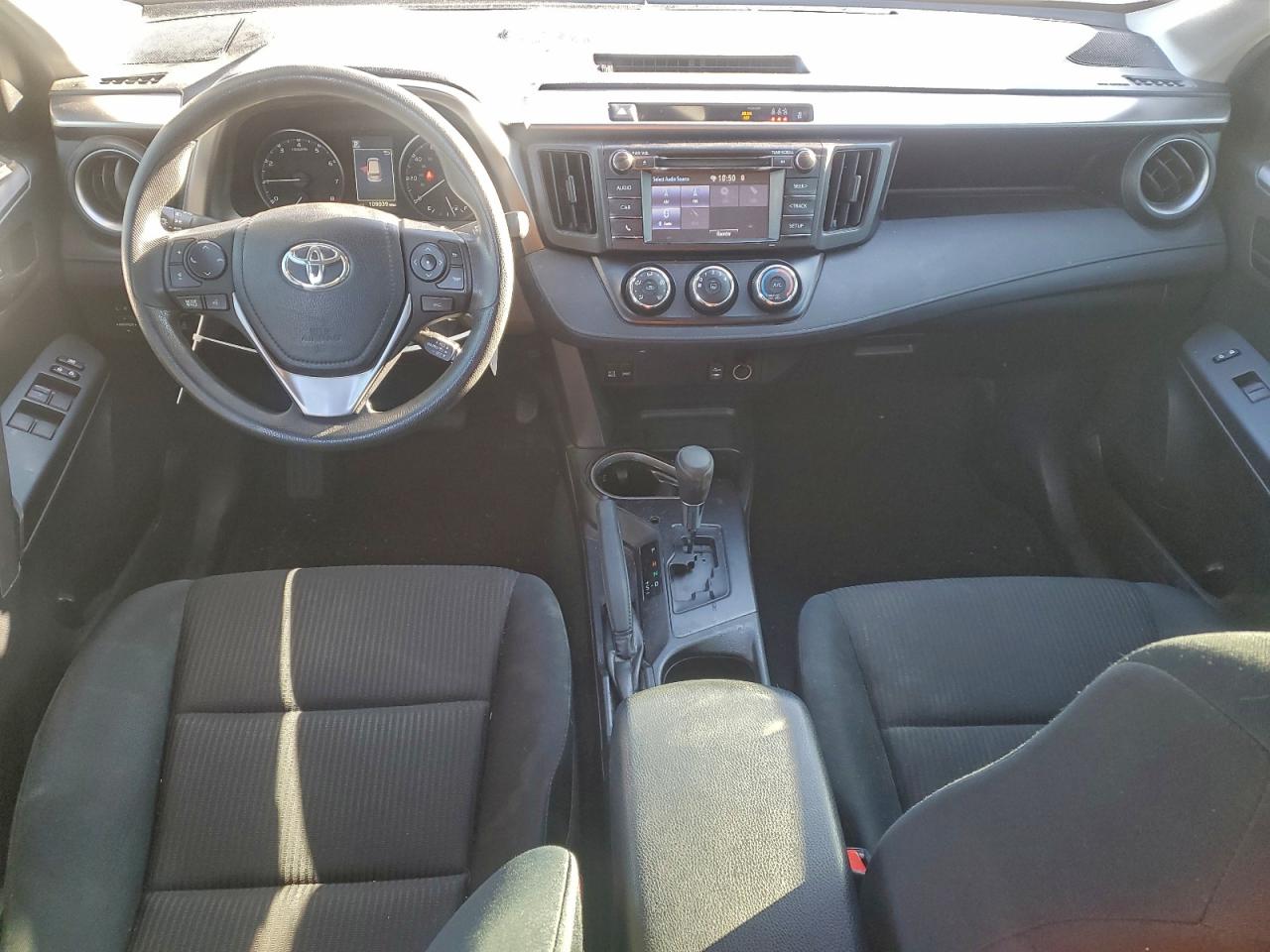 2018 TOYOTA RAV4 LE photo 8