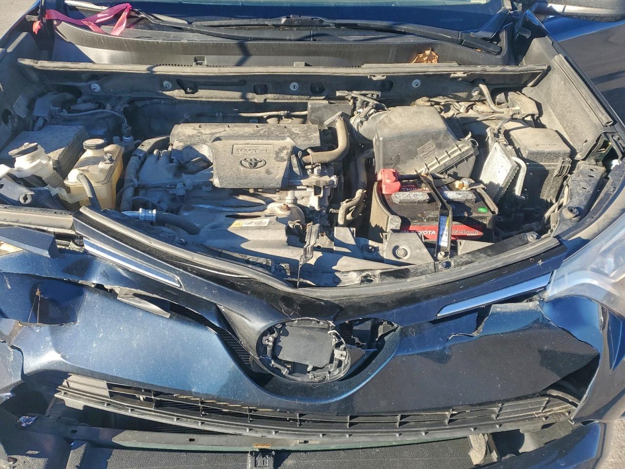 2018 TOYOTA RAV4 LE photo 11