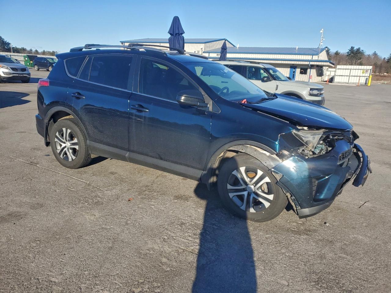 2018 TOYOTA RAV4 LE photo 4