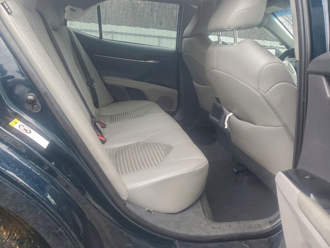 2018 TOYOTA CAMRY L photo 10