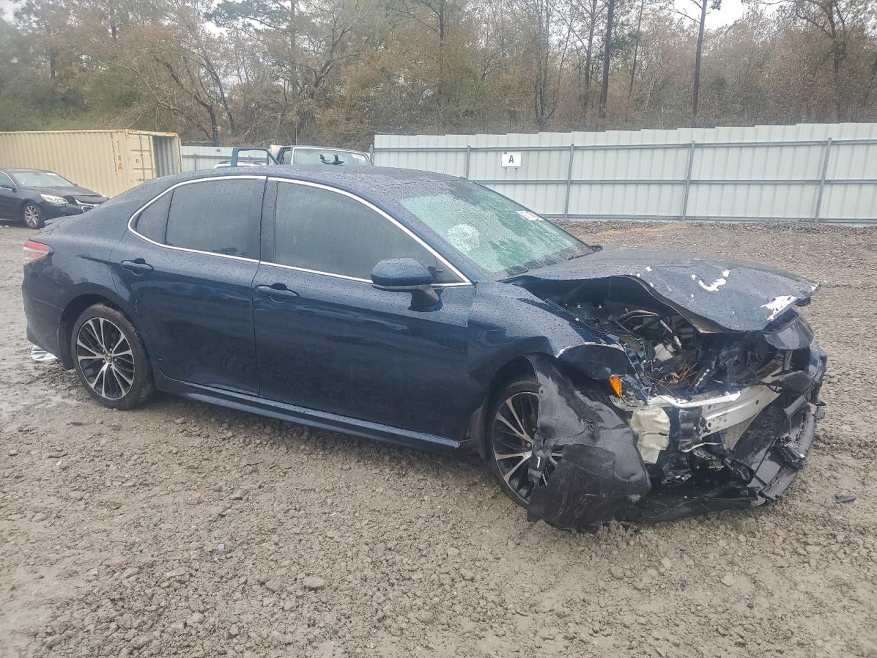 2018 TOYOTA CAMRY L photo 4