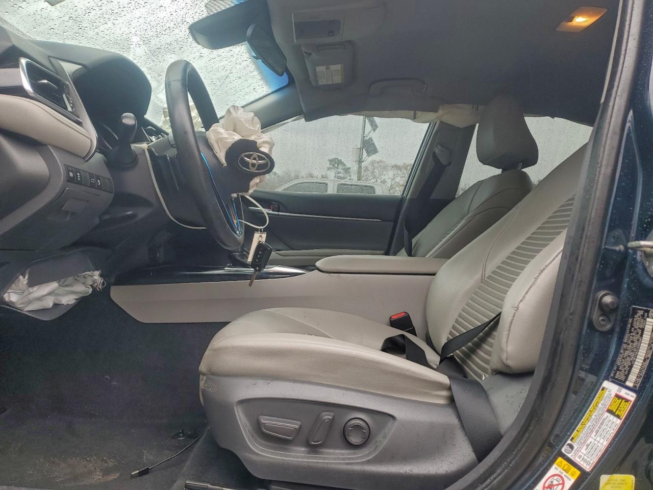 2018 TOYOTA CAMRY L photo 7
