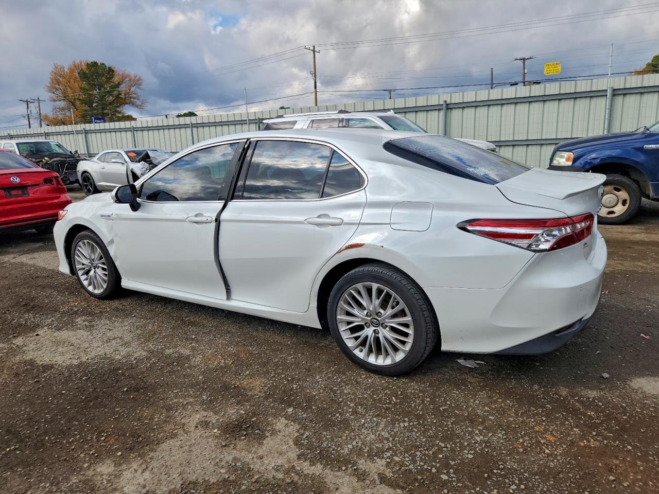2018 TOYOTA CAMRY HYBRID photo 4