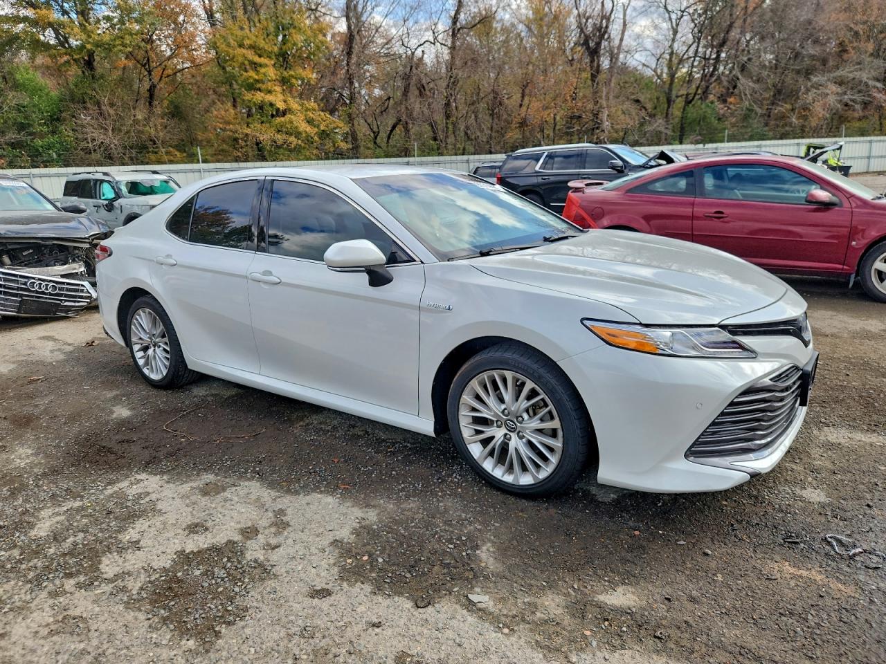 2018 TOYOTA CAMRY HYBRID photo 10