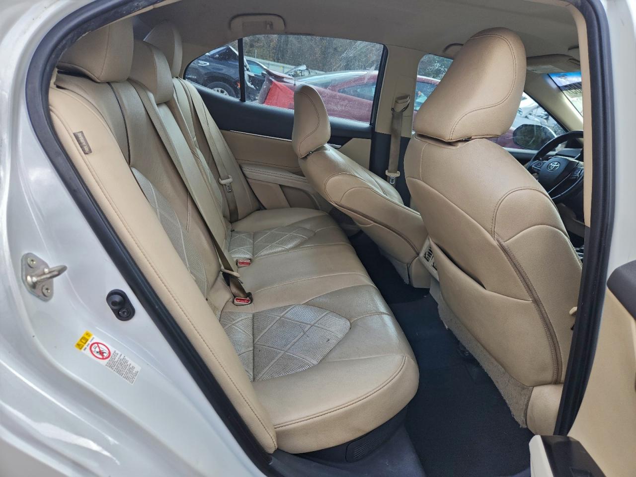 2018 TOYOTA CAMRY HYBRID photo 28