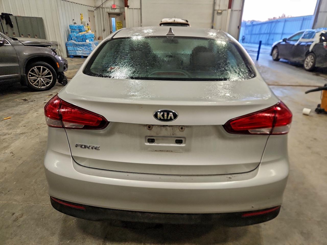 2018 KIA FORTE LX photo 11