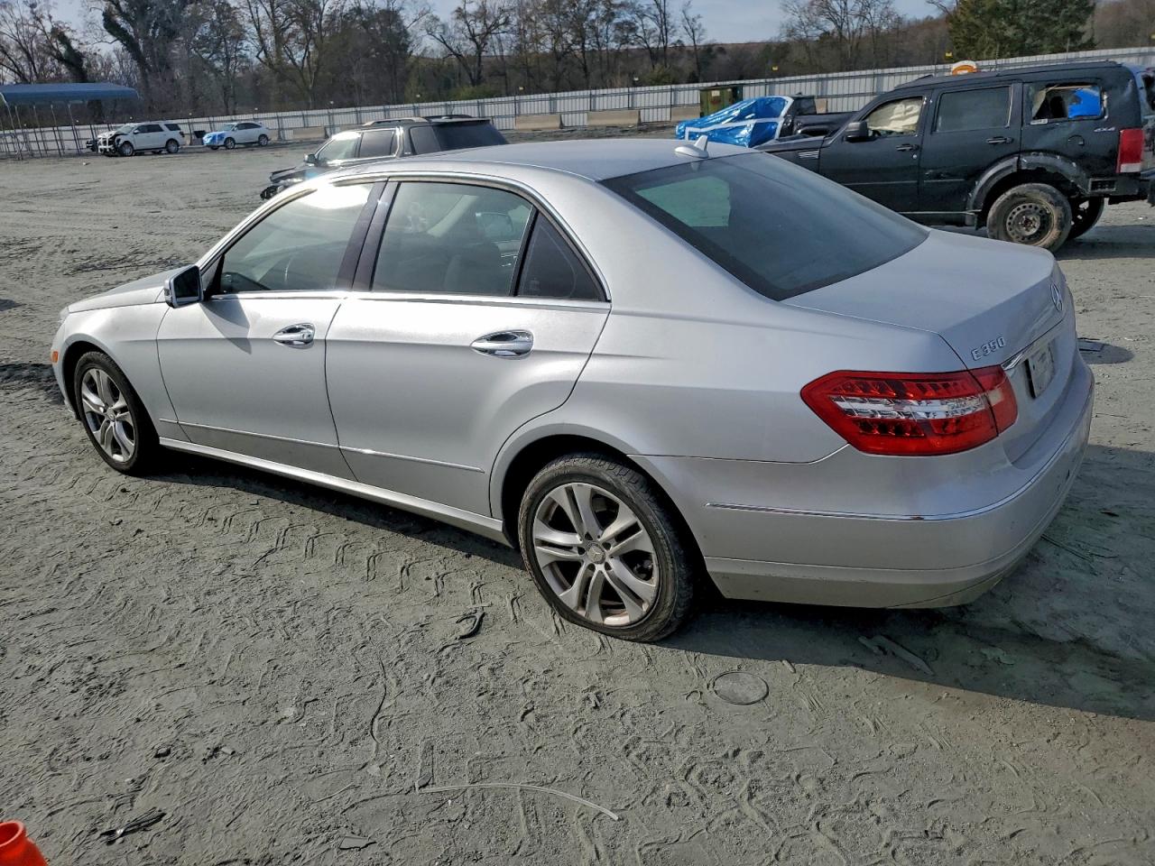 2011 MERCEDES-BENZ E 350 4MATIC photo 2