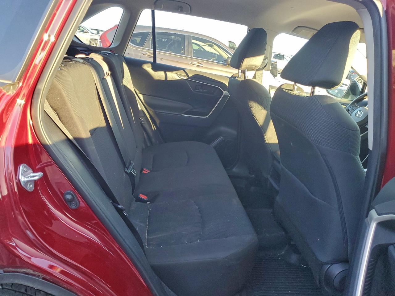 2021 TOYOTA RAV4 LE photo 11