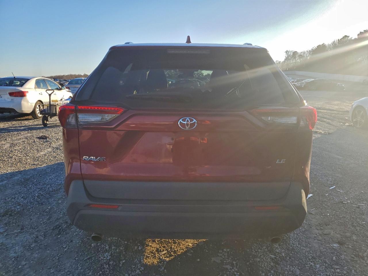 2021 TOYOTA RAV4 LE photo 6