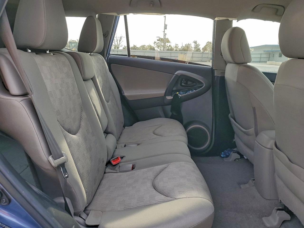 2012 TOYOTA RAV4 photo 31