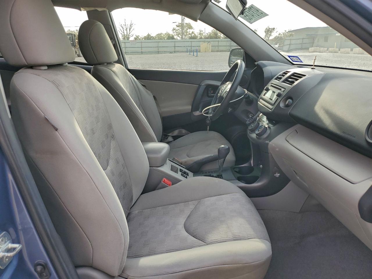 2012 TOYOTA RAV4 photo 19