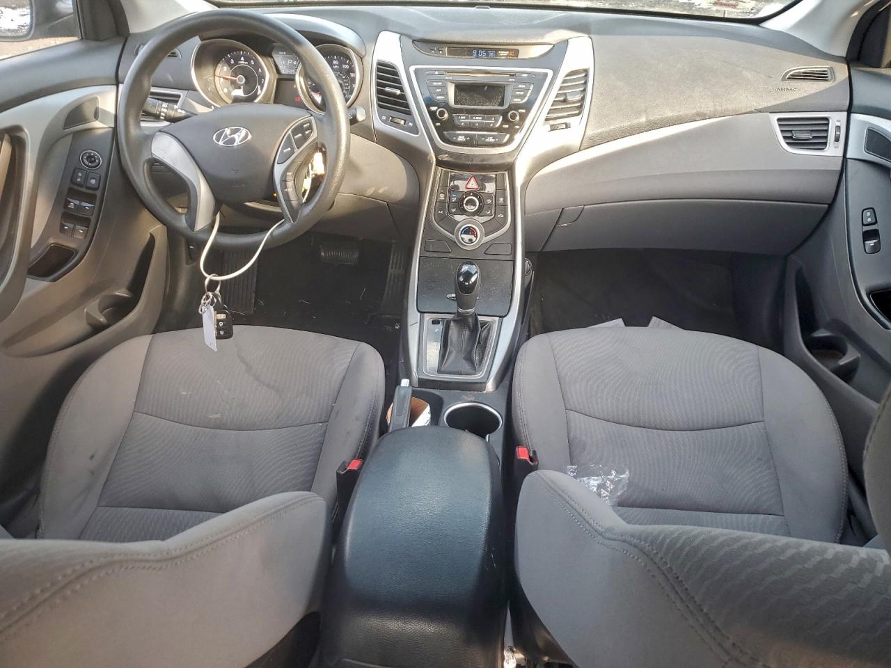 2016 HYUNDAI ELANTRA SE photo 22