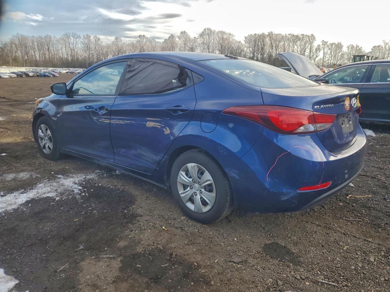 2016 HYUNDAI ELANTRA SE photo 4