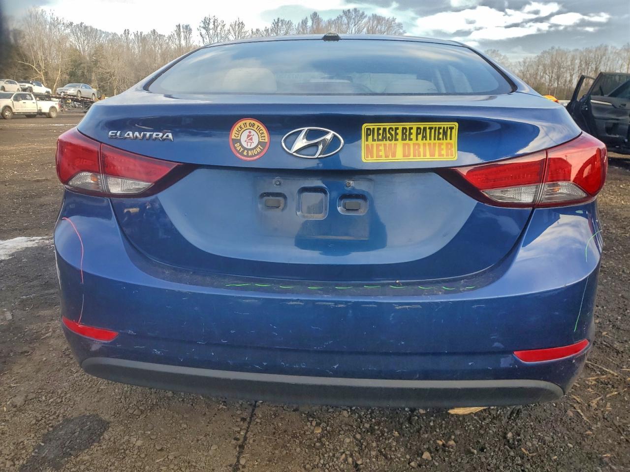 2016 HYUNDAI ELANTRA SE photo 16