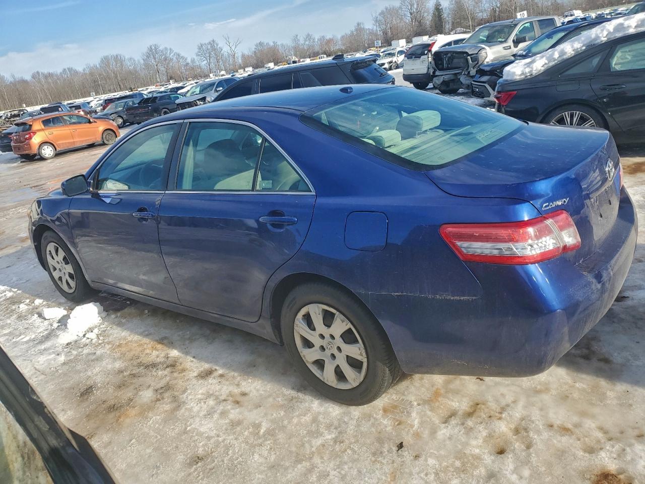 2011 TOYOTA CAMRY BASE photo 2