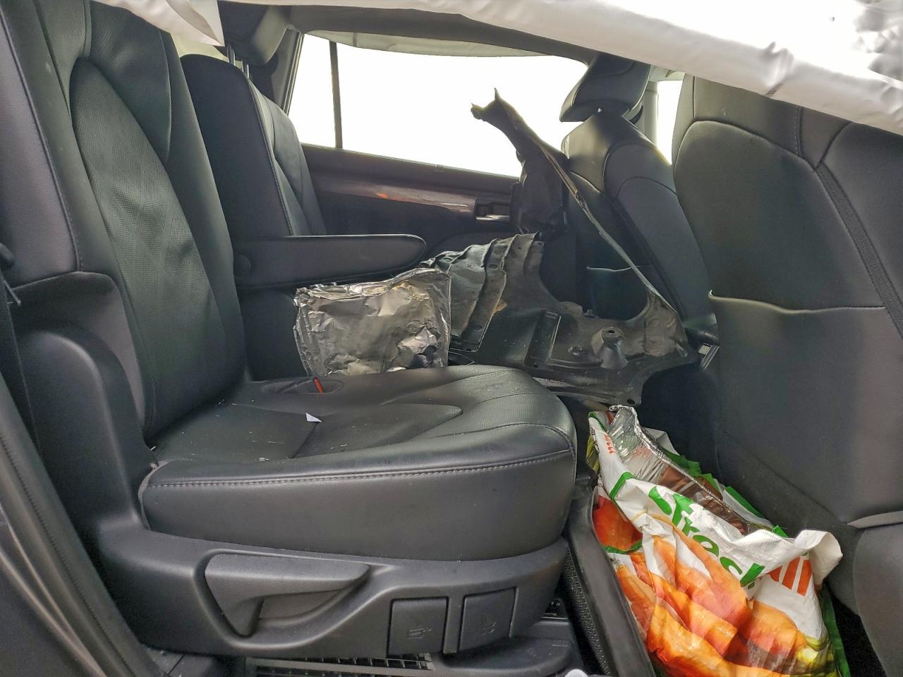 2020 TOYOTA HIGHLANDER HYBRID PLATINUM photo 11