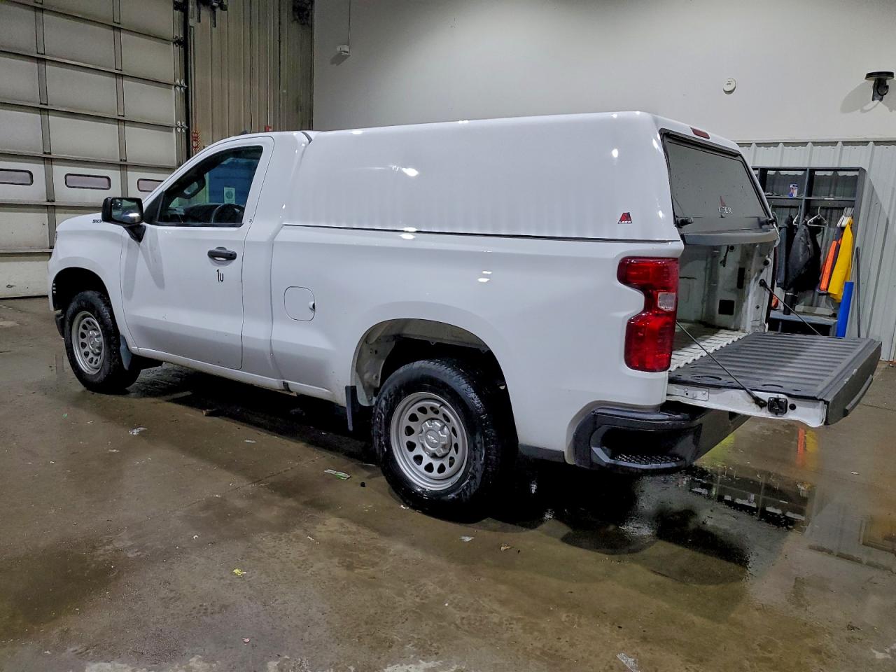 2023 CHEVROLET SILVERADO C1500 photo 3