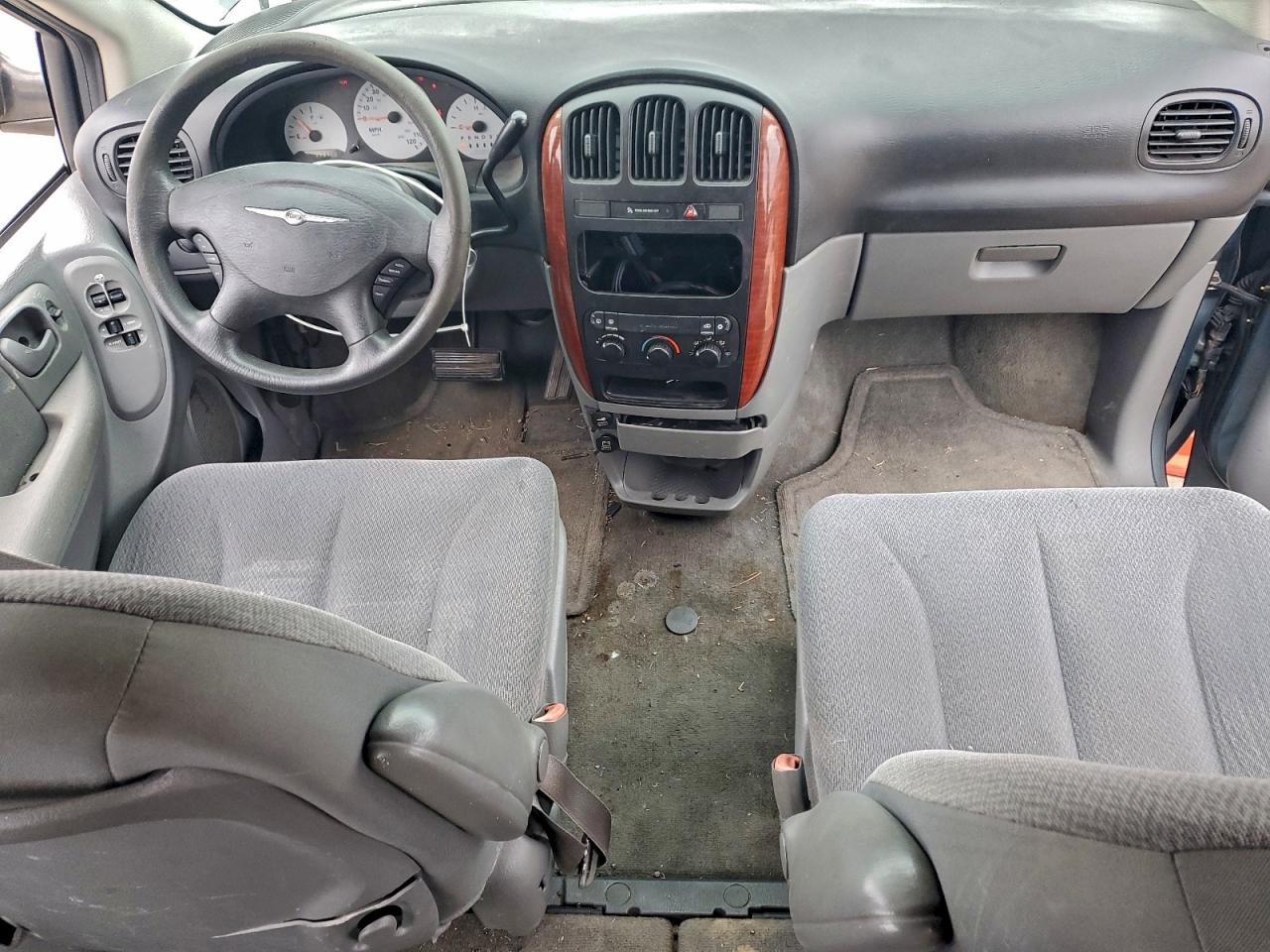 2006 CHRYSLER TOWN & COUNTRY LX photo 8