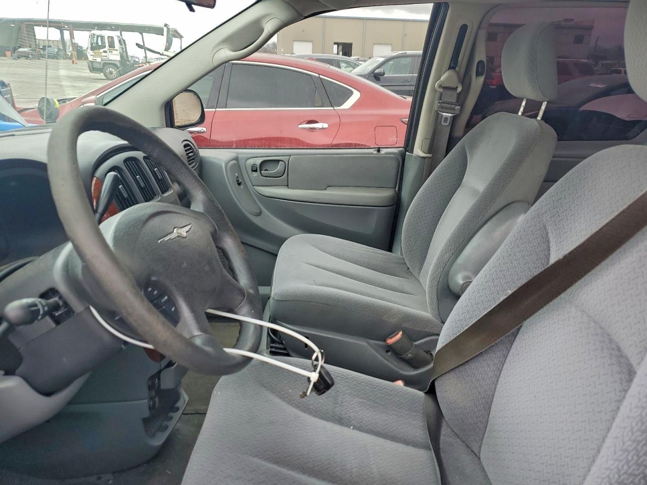2006 CHRYSLER TOWN & COUNTRY LX photo 7