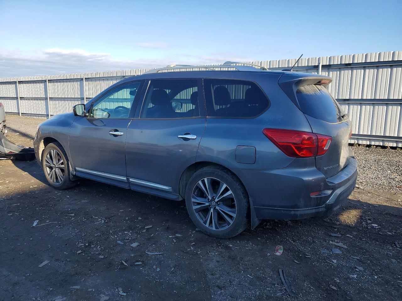 2017 NISSAN PATHFINDER S photo 2