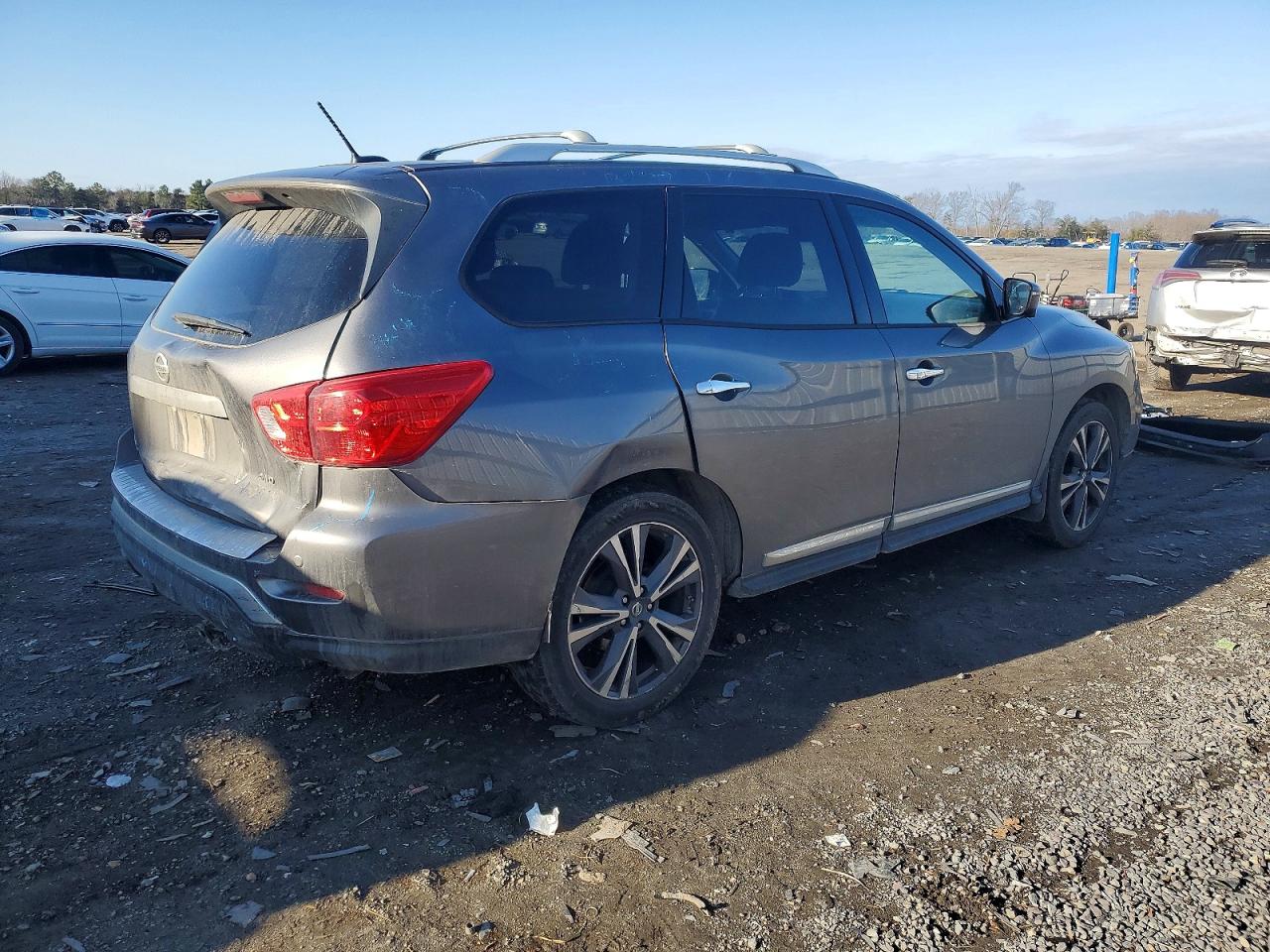 2017 NISSAN PATHFINDER S photo 3