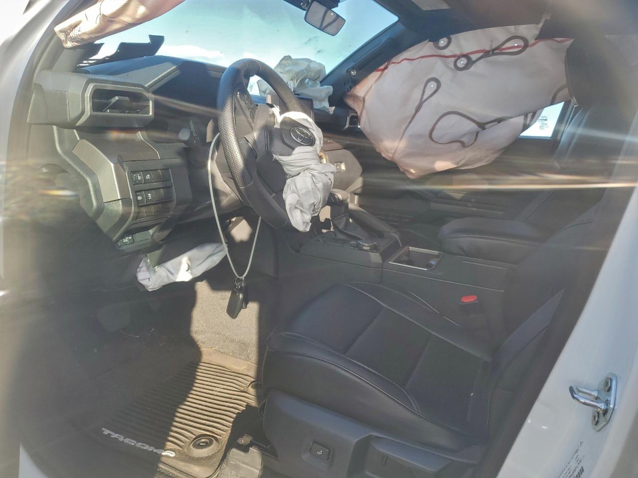 2024 TOYOTA TACOMA DOUBLE CAB photo 13