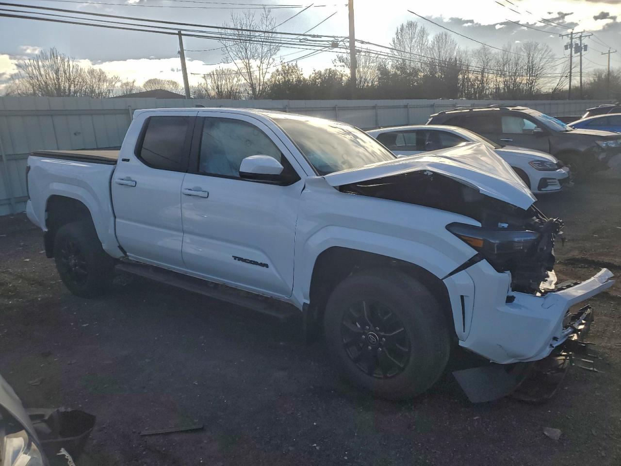2024 TOYOTA TACOMA DOUBLE CAB photo 7