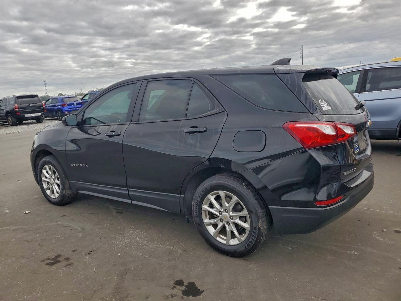 2020 CHEVROLET EQUINOX LS photo 2
