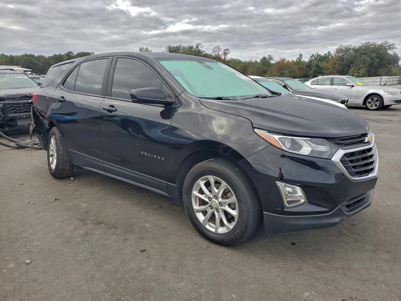 2020 CHEVROLET EQUINOX LS photo 4