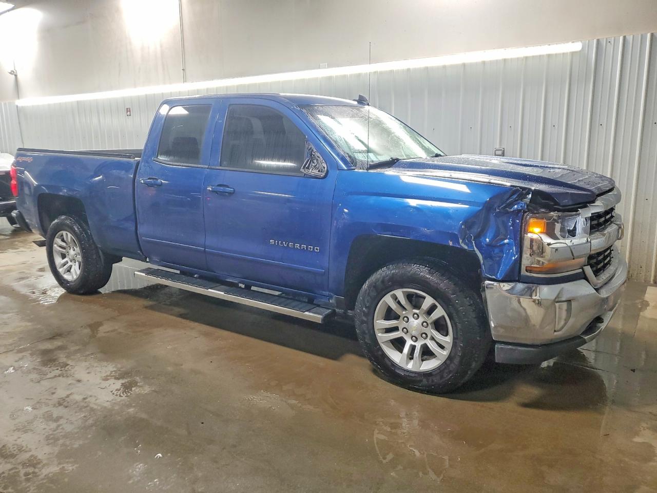 2017 CHEVROLET SILVERADO K1500 LT photo 4