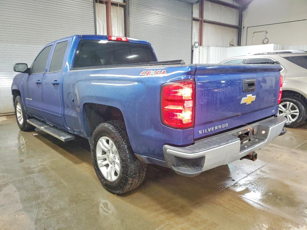 2017 CHEVROLET SILVERADO K1500 LT photo 2