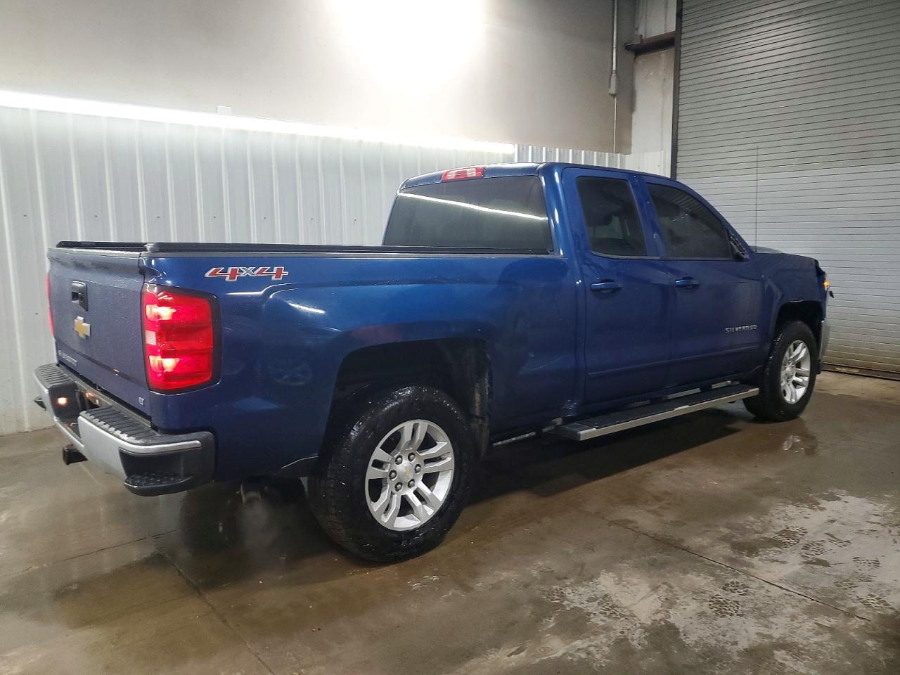2017 CHEVROLET SILVERADO K1500 LT photo 3