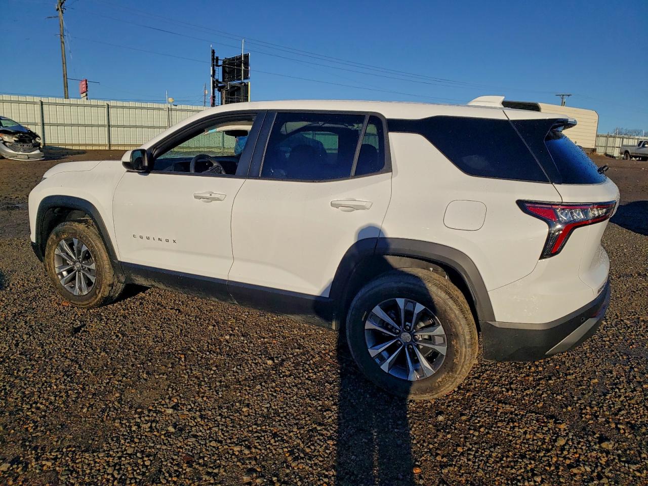 2026 CHEVROLET EQUINOX LT photo 2
