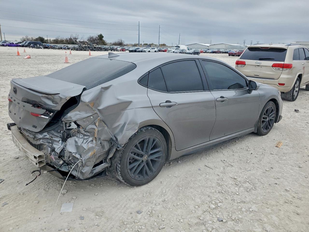 2025 TOYOTA CAMRY photo 3