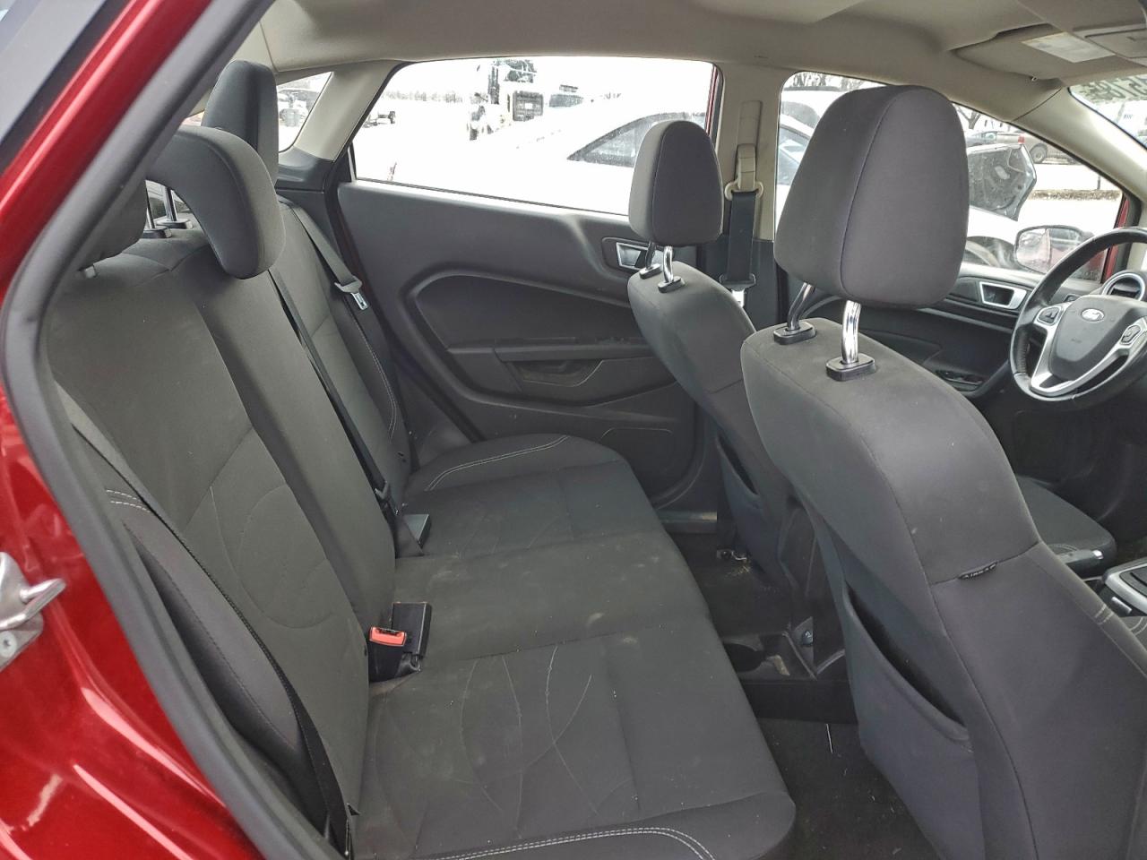 2016 FORD FIESTA SE photo 19