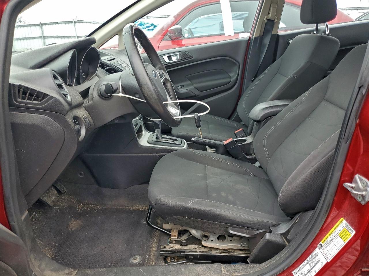 2016 FORD FIESTA SE photo 13