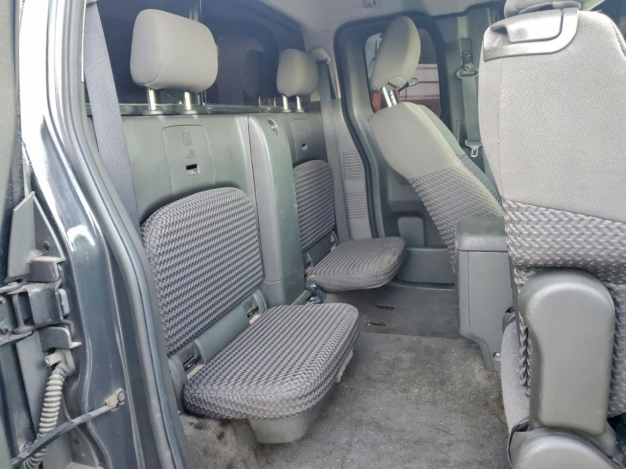 2011 NISSAN FRONTIER SV photo 10