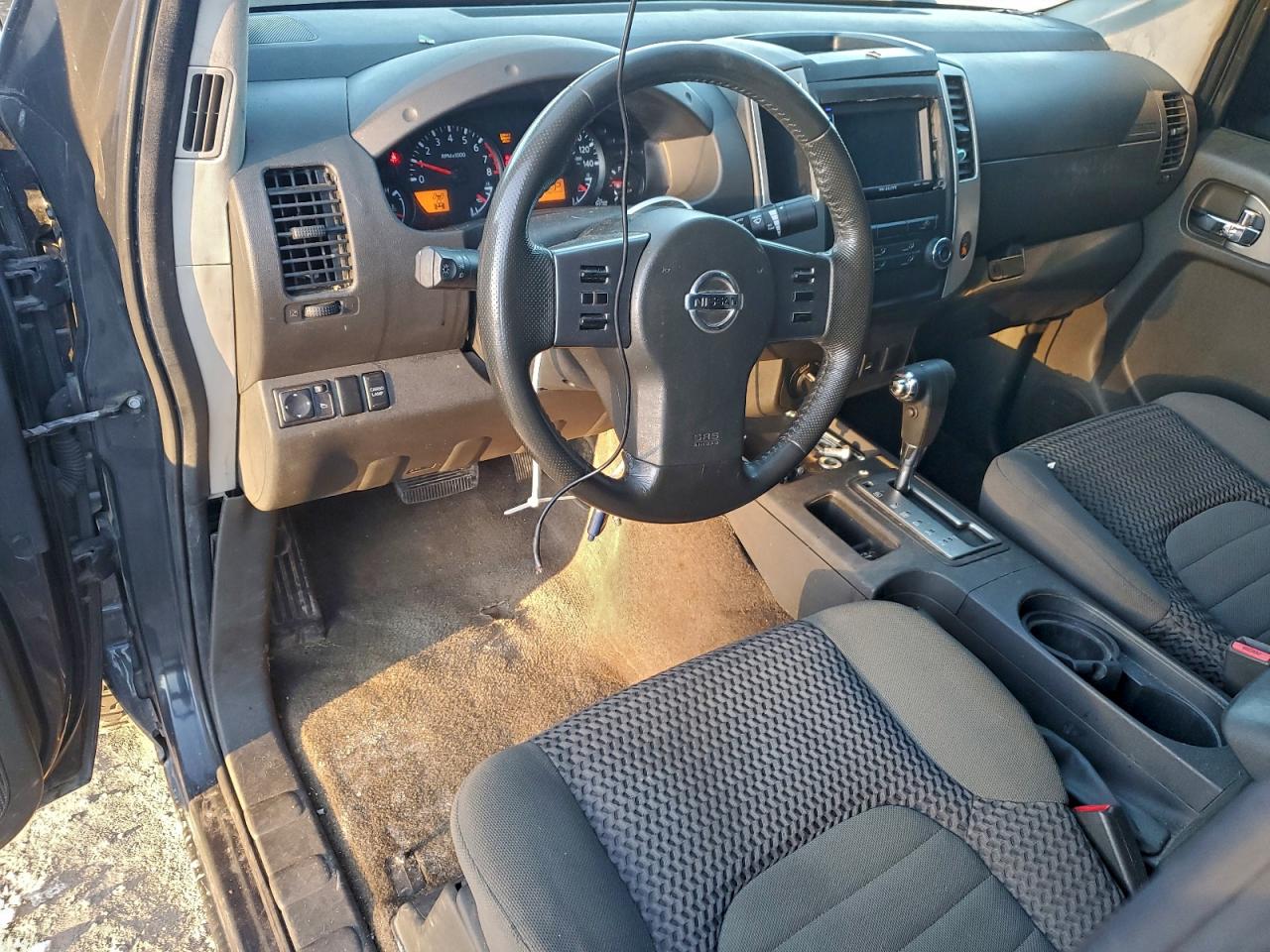 2011 NISSAN FRONTIER SV photo 8