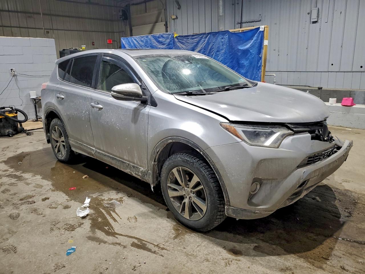 2018 TOYOTA RAV4 XLE photo 4
