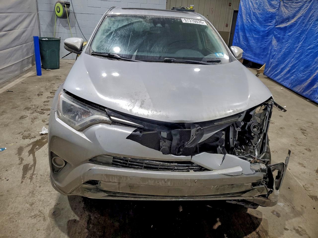 2018 TOYOTA RAV4 XLE photo 5