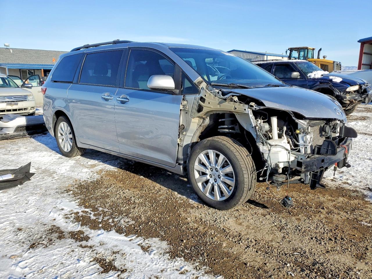 2017 TOYOTA SIENNA XLE photo 4