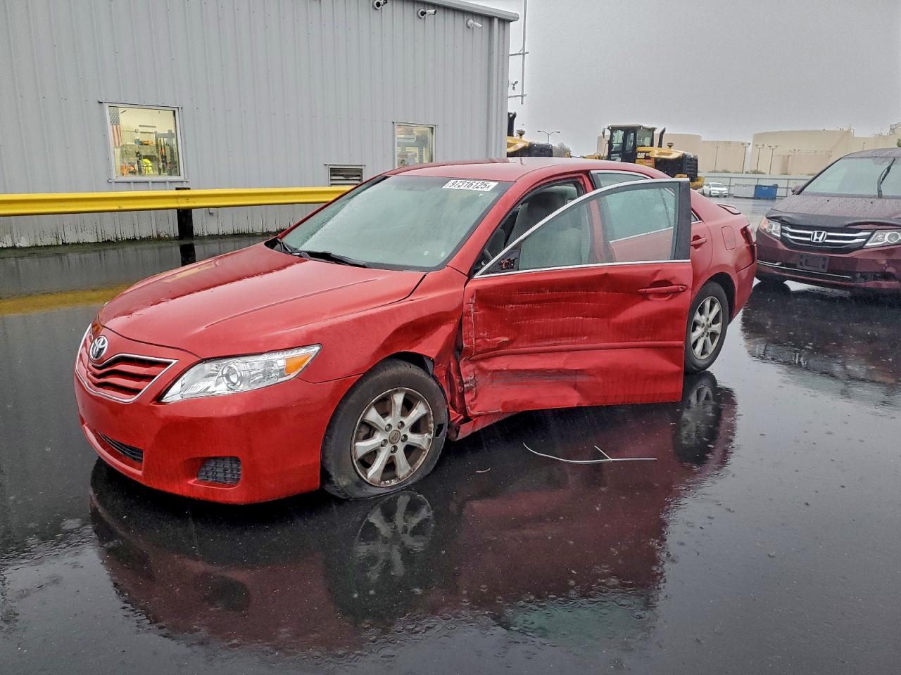 2011 TOYOTA CAMRY